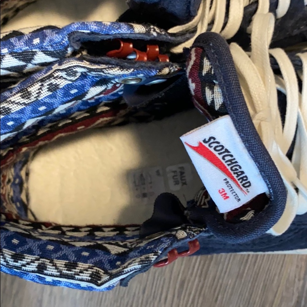 Hi Cut Vans - Picture 4 of 7
